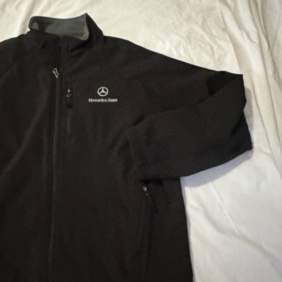 Men’s new Mercedes-Benz jacket with the tag have size XL authentic 100% - Picture 3 of 10
